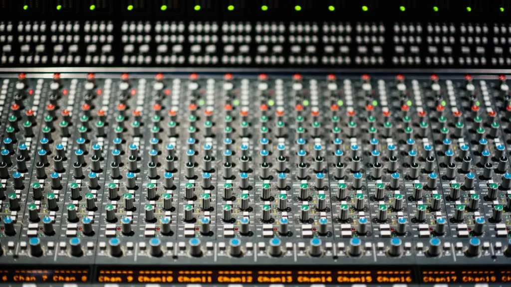 chuttersnap 317195 unsplash